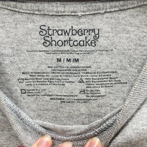 Strawberry Shortcake Little Baker T-Shirt, Men's Sz Medium, Gray w Retro Graphic - Picture 2 of 7